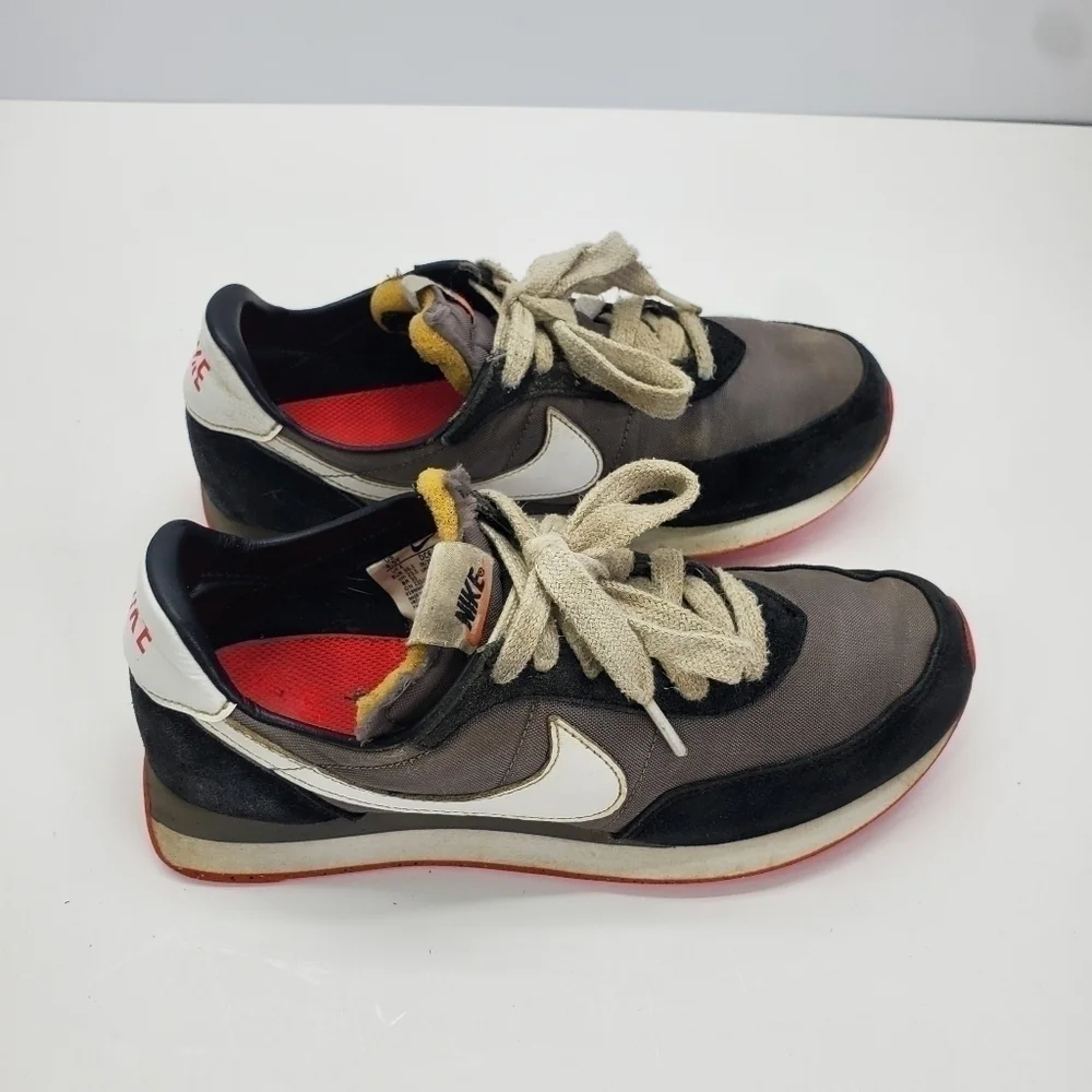 Nike waffle trainer